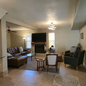 Fall Retreat 5BR Home with 2-Master Rooms! - Image 3