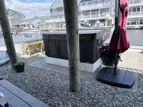 Silver Beach Waterfront Cottage - Image 5