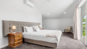 DASHAZ DREAM - THE VINTAGE HOLIDAY HOUSES - Image 3