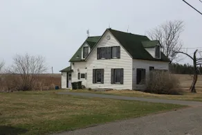 Coastal Farmhouse near Basin Head and Red Point - Image 2