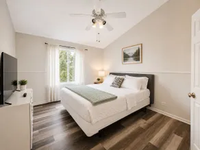 6 Beds | Ideal for Crews & Insurance Stays - Image 4