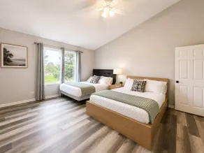 6 Beds | Ideal for Crews & Insurance Stays - Image 3
