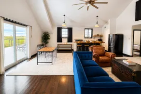 Mattituck 2BR: Open Layout, Deck, BBQ, Near Vines - Image 2