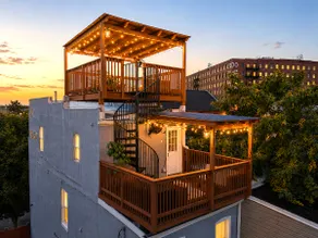 Walk to Stadiums, Rooftop Decks, King Suite - Image 5