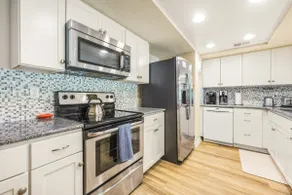 Direct Ocean Front 3BR w/ Pool - Image 5