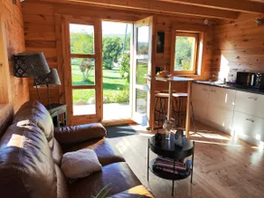 To the sound of birdsong, robins / pool and spa - Image 2