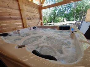 To the sound of birdsong, robins / pool and spa - Image 5