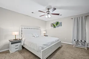 Great location 3BR Home w/new floors + Fast Wi-Fi - Image 5