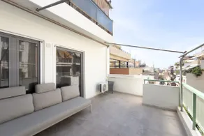 Modern Hive Suite in Athens - Image 4