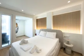 Modern Hive Suite in Athens - Image 3