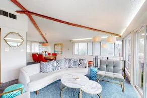 Modern 3BR Lakefront Dog Friendly | Private Pool - Image 4