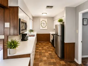 4BR 3 BA Retreat Near Randolph AFB Sleeps 8 Fast WiFi - Image 4