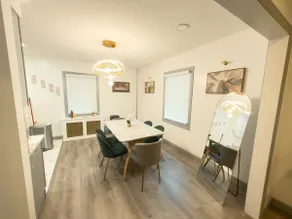 Spacious 3-BR House w/Pool MetLifeYankee STM & NYC - Image 4