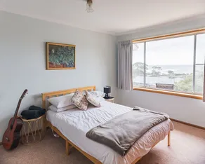 Home and Away at Coles Beach - Image 4