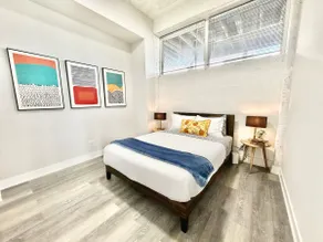Modern Stylish Retreat in Pilsen’s Colorful Center - Image 3