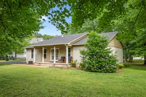 Stylish Home w Infrared Sauna 1 mile off of I-40 - Image 4