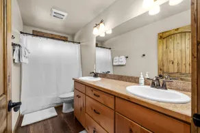 Eagles Nest at Experience Montana Cabins - Image 3