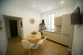 Modern Apartment: Sea & Borgo Nettuno 5 minutes away - Image 2