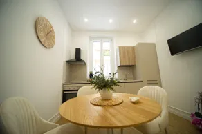 Modern Apartment: Sea & Borgo Nettuno 5 minutes away - Image 4