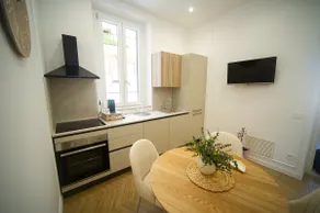 Modern Apartment: Sea & Borgo Nettuno 5 minutes away - Image 5