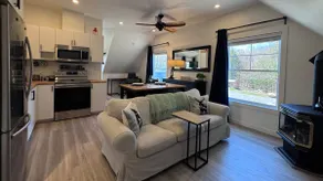 Lush Muskoka Nature Retreat with A.C. & Fire Place - Image 3