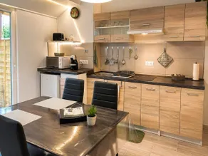 Garden Apt •Gated CCTV Parking• 10 min to Budapest - Image 4