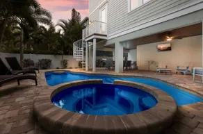 Villa La Concha~West of Gulf Steps to the Beach! - Image 5