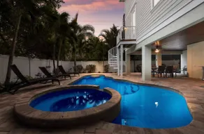 Villa La Concha~West of Gulf Steps to the Beach! - Image 3