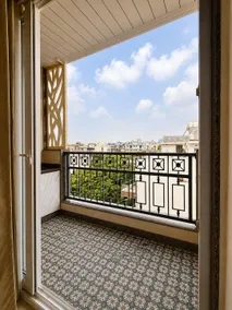 Signature Studio | Golf Course Road | Rapid Metro - Image 5