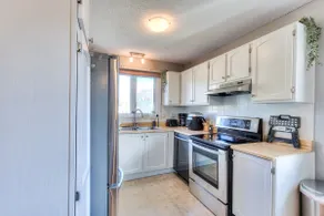 Family Friendly 2BR in Longueuil with parking - Image 5
