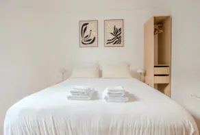 Bright studio · Quick access to Paris and Versailles - Image 3