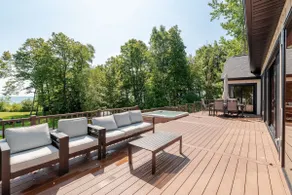 5 Br Wooded Lake Retreat Hot Tub & Private Beach - Image 2