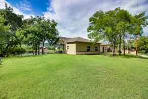 Renovated 2BR Lakefront Dog Friendly | Dock - Image 3