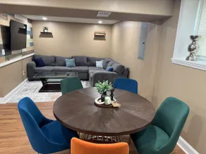 Relaxing Forest Park Home Near Airport & Downtown - Image 4