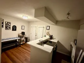 Beautiful updated townhome near downtown Raleigh - Image 3