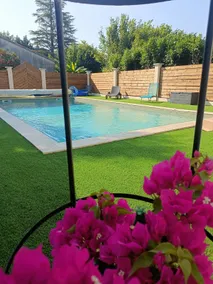 Thibélie cottage on garden level with terrace and swimming pool - Image 2