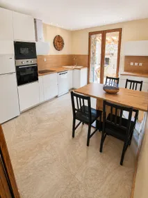 Thibélie cottage on garden level with terrace and swimming pool - Image 3
