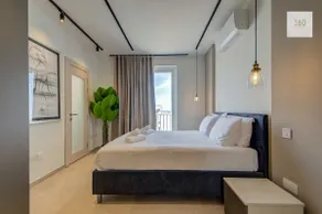 Seafront 1BR penthouse opposite the beach w/WIFI - Image 4