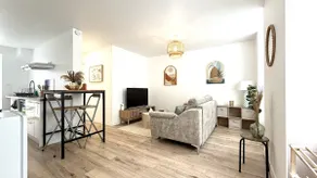 Cozy 2-room apartment in the city center between Paris and Disney - Image 2