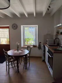 Small nest for 2 people, ideal for a weekend or for travelers. - Image 4