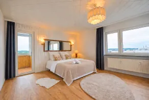 6 Guests Skyline Apartment near Mercedes Plant - Image 5