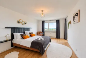 6 Guests Skyline Apartment near Mercedes Plant - Image 2