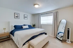 Remodeled 2BR Near Washington Square | King Bed - Image 4
