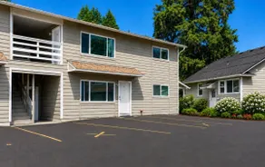 Remodeled 2BR Near Washington Square | King Bed - Image 2