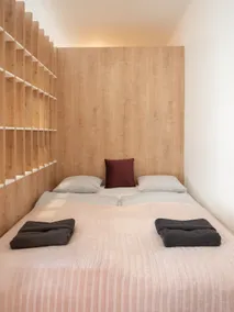 Calm&Chic Suite Near Main Train Station - Image 3
