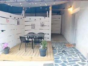 Charming, quiet, renovated studio with terrace - Image 2