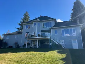 Pet Friendly Lakeview Suite with Private Hot Tub - Image 3