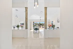 Waterfront Home, Pool, Jetty, Helensvale - Image 2