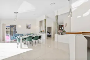 Waterfront Home, Pool, Jetty, Helensvale - Image 5