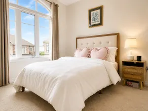 Luxury 4BR Aurora Home , Near Yonge , BBQ , Parking - Image 5